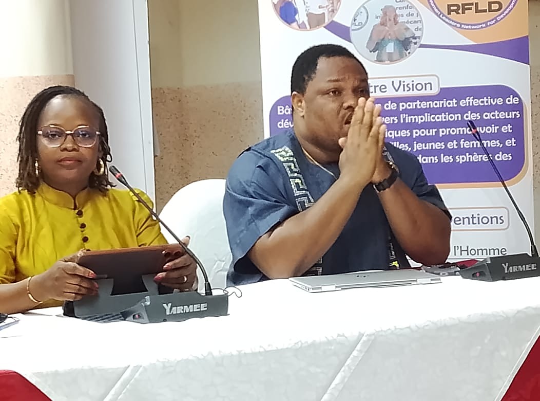 Délégation béninoise du RFLD à la table du panel sur la violence numérique, Dakar, 15 octobre 2026